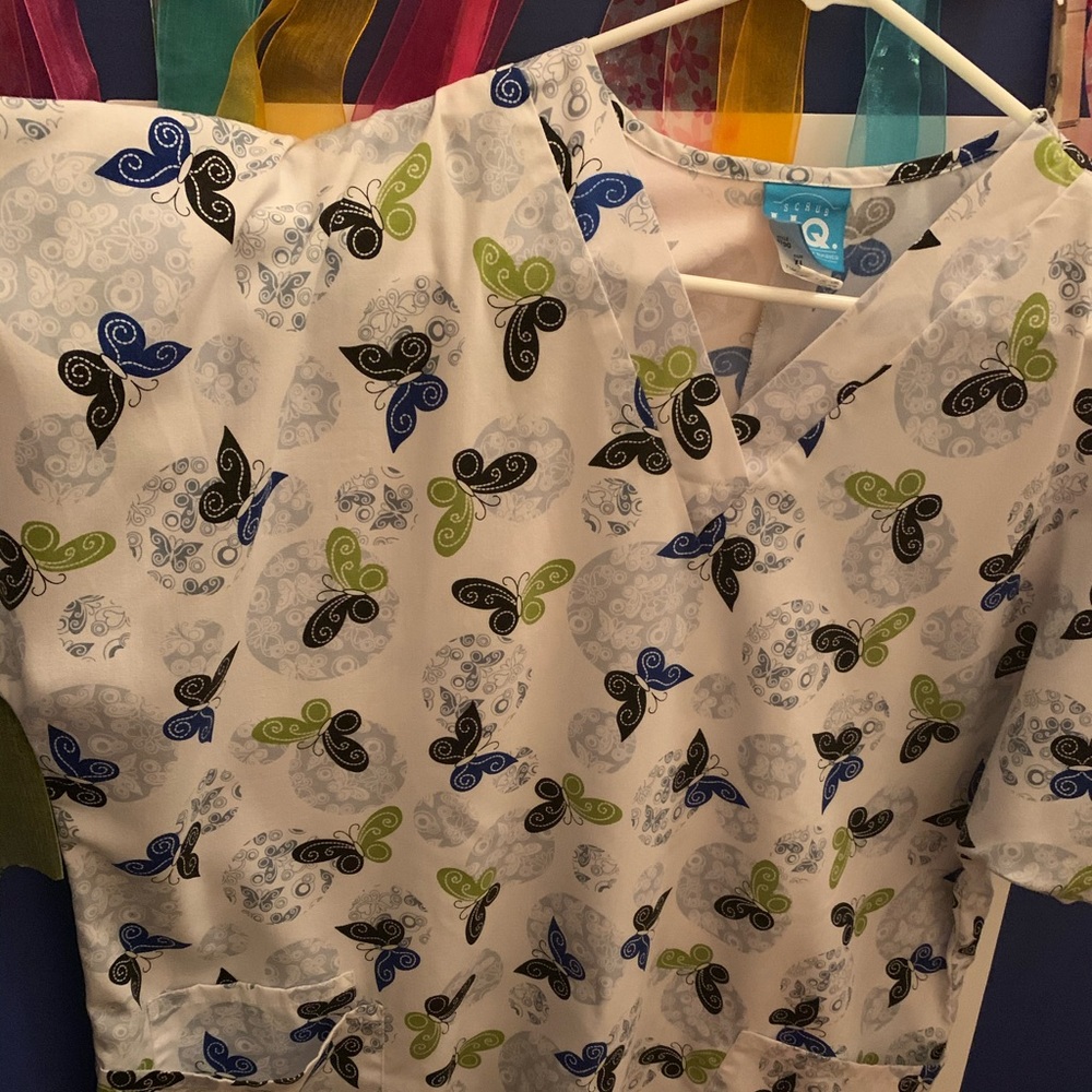 XL Butterflies Scrub Top